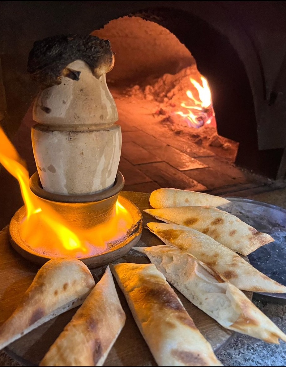 Testi Kebabı Sunumu